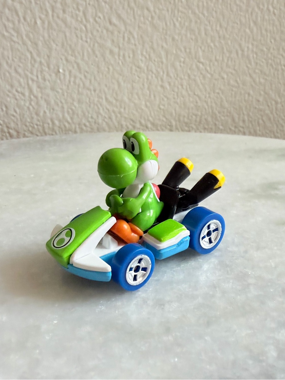 Hot Wheels Green Yoshi Standard Kart Vehicle 1:64